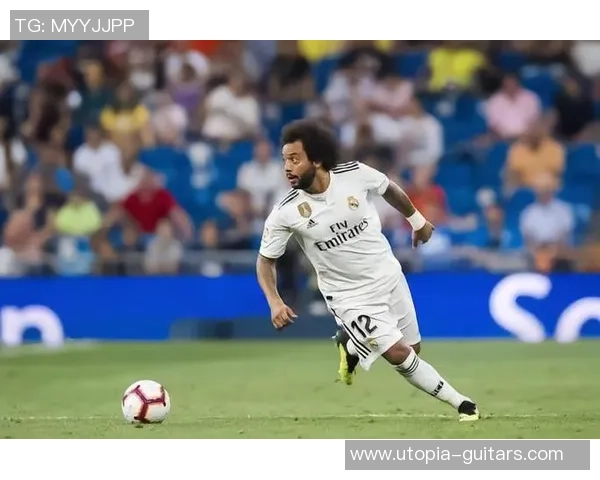 球星炫技瞬间展示令人惊叹的华丽过人足球艺术 球星炫技瞬间展示令人惊叹的华丽过人足球艺术