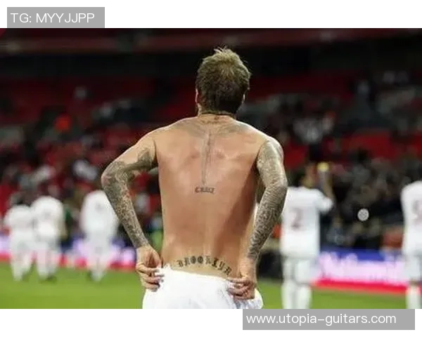 足球巨星独特进场仪式习惯背后心理与竞技状态解析 足球巨星独特进场仪式习惯背后心理与竞技状态解析